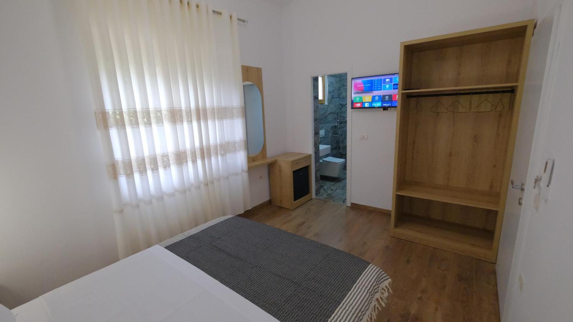 בראט Salillari Guest House מראה חיצוני תמונה