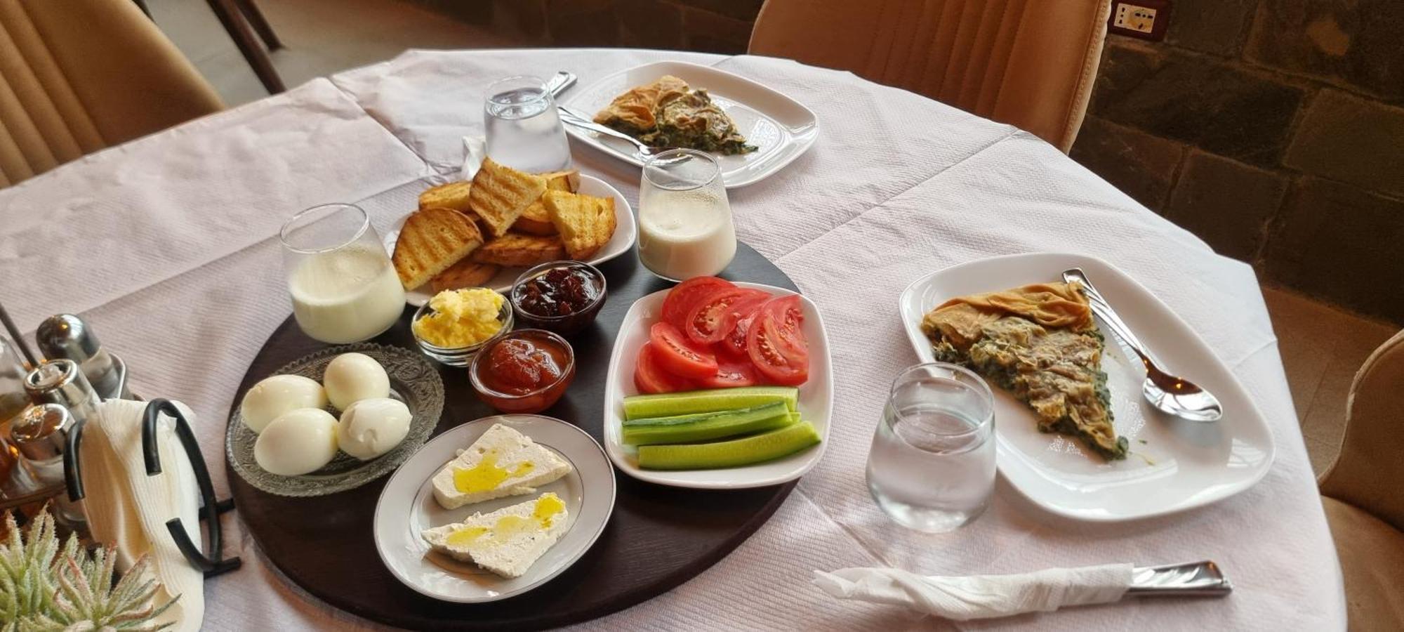 בראט Salillari Guest House מראה חיצוני תמונה