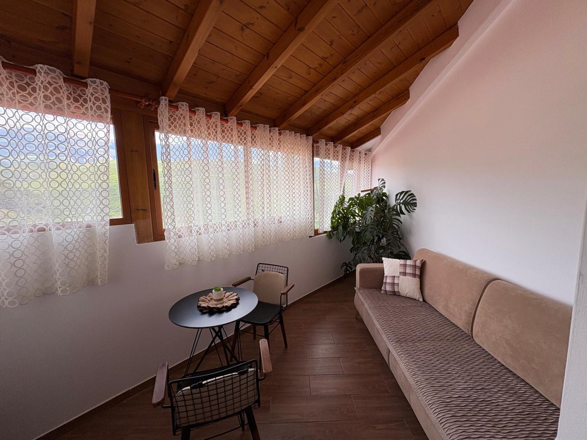 בראט Salillari Guest House מראה חיצוני תמונה