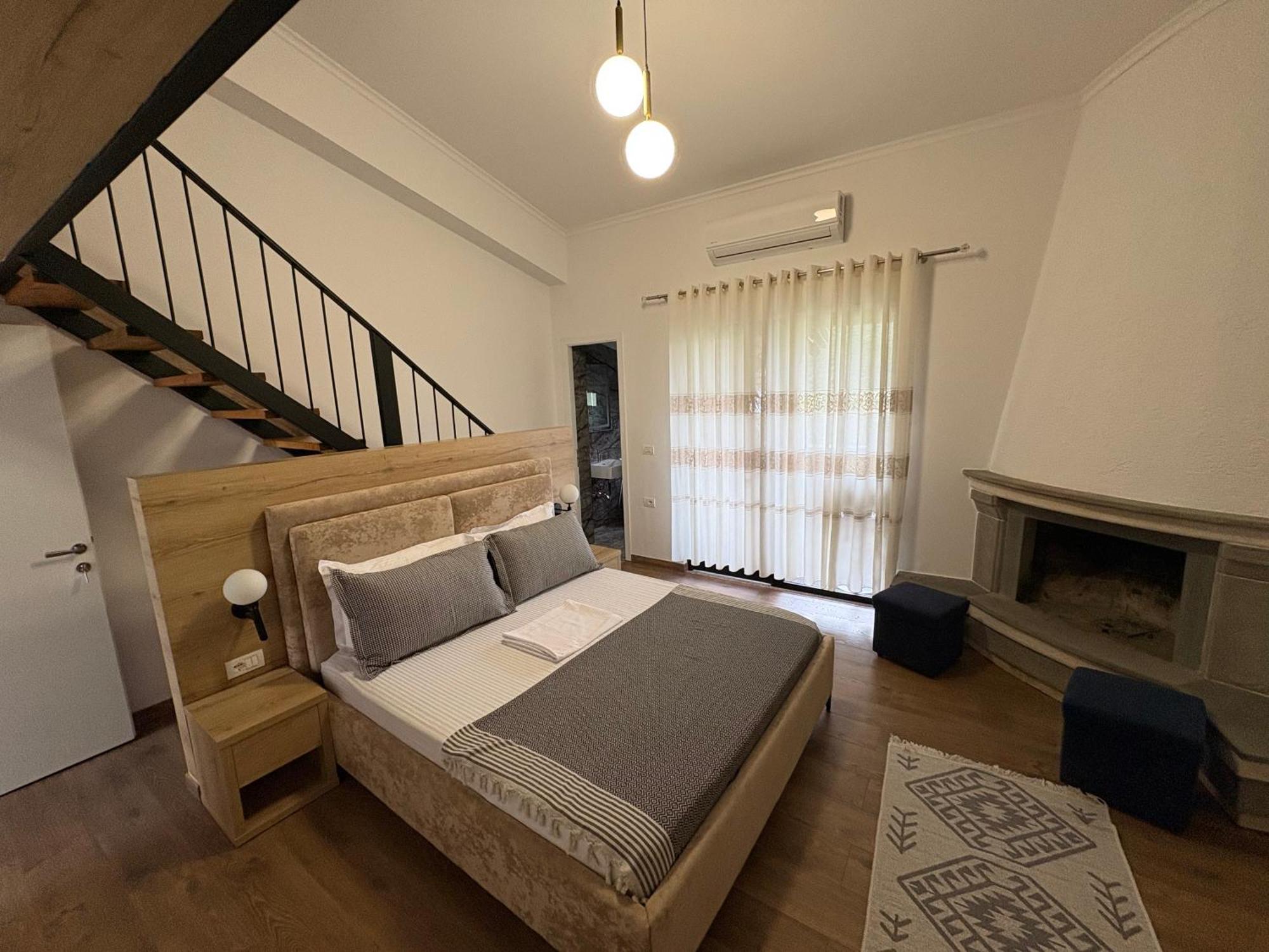 בראט Salillari Guest House מראה חיצוני תמונה